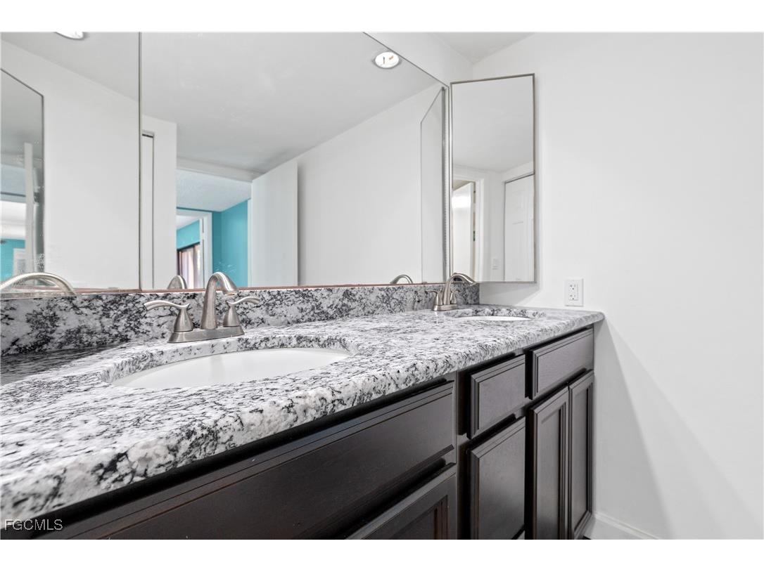 1724 Park Meadows Drive #1 Fort Myers FL 33907 2025024399 image18