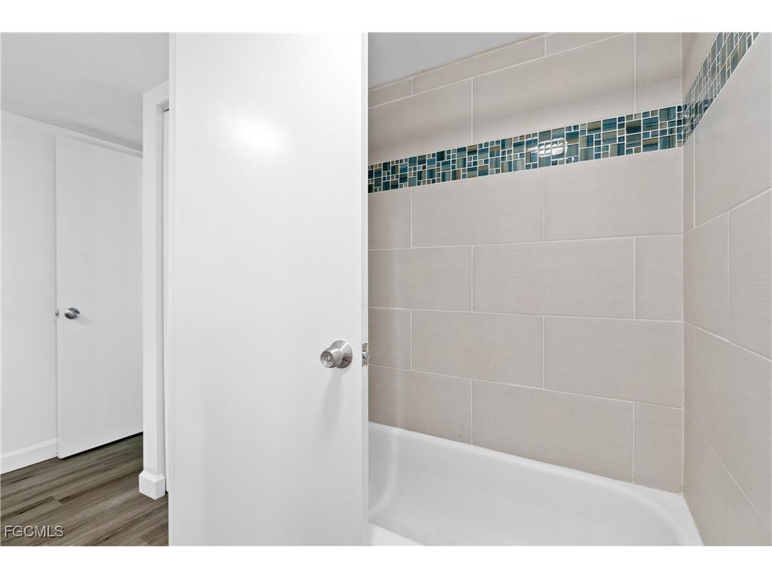 1724 Park Meadows Drive #1 Fort Myers FL 33907 2025024399 image19