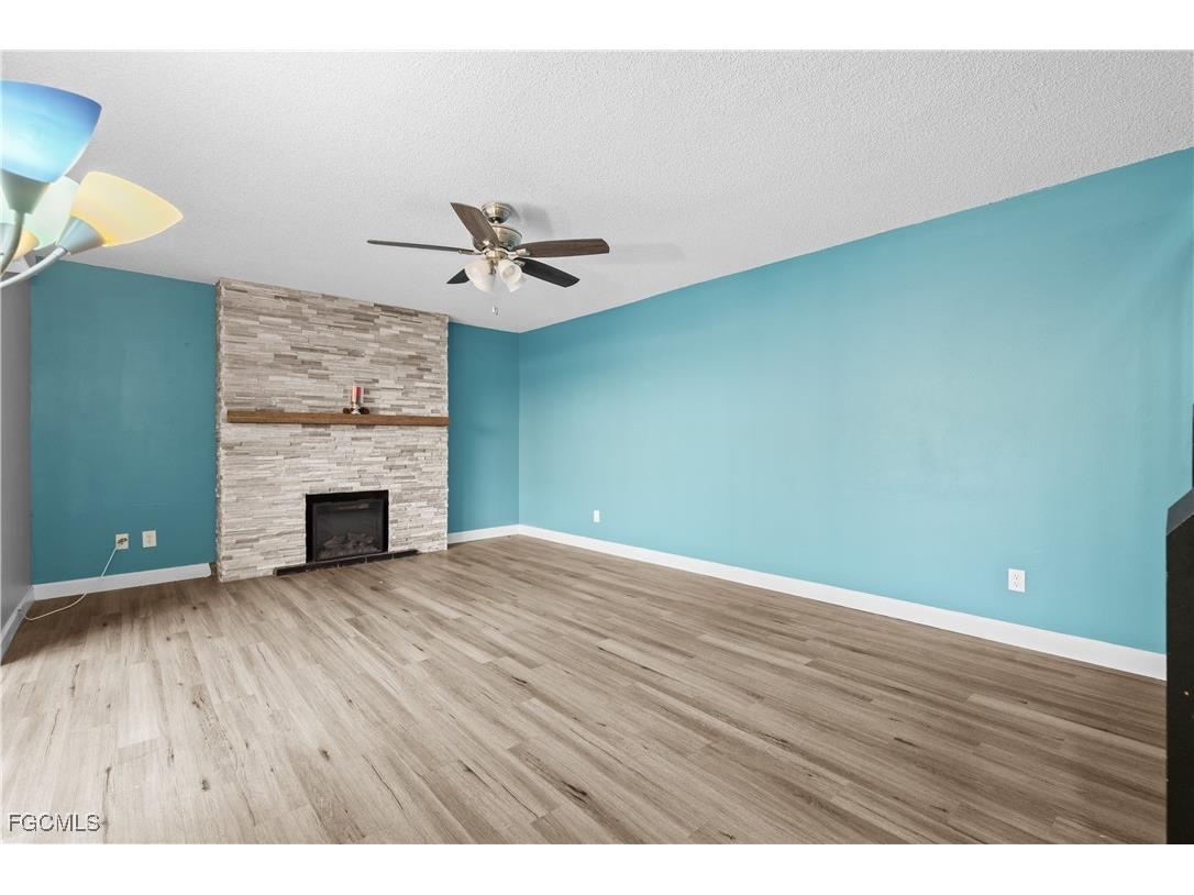 1724 Park Meadows Drive #1 Fort Myers FL 33907 2025024399 image4