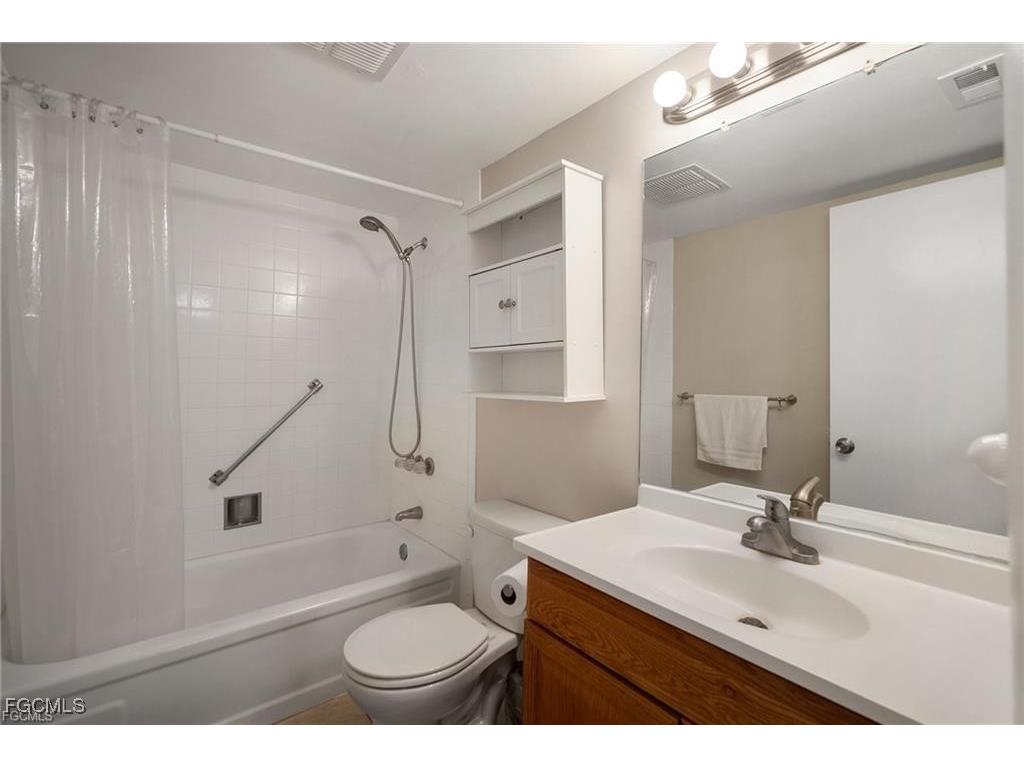 1724 Pine Valley Drive #104 Fort Myers FL 33907 2025018960 image15