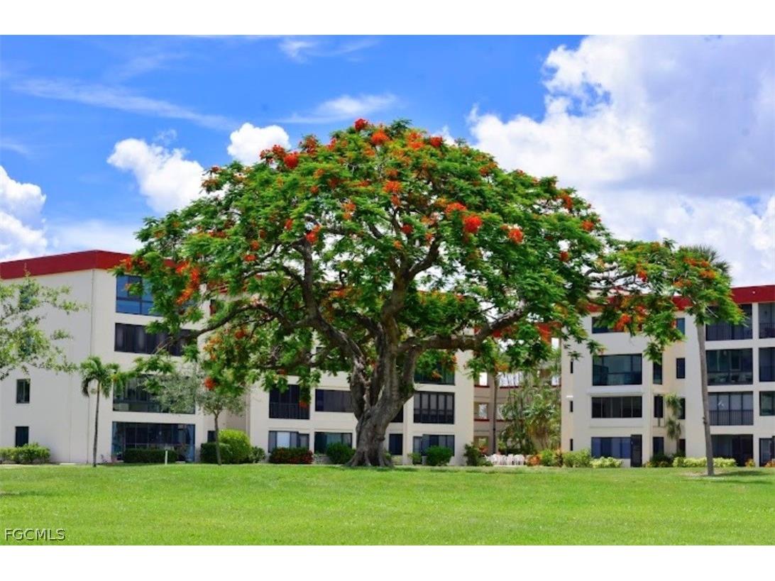 1724 Pine Valley Drive #308 Fort Myers FL 33907 2026009729 image3