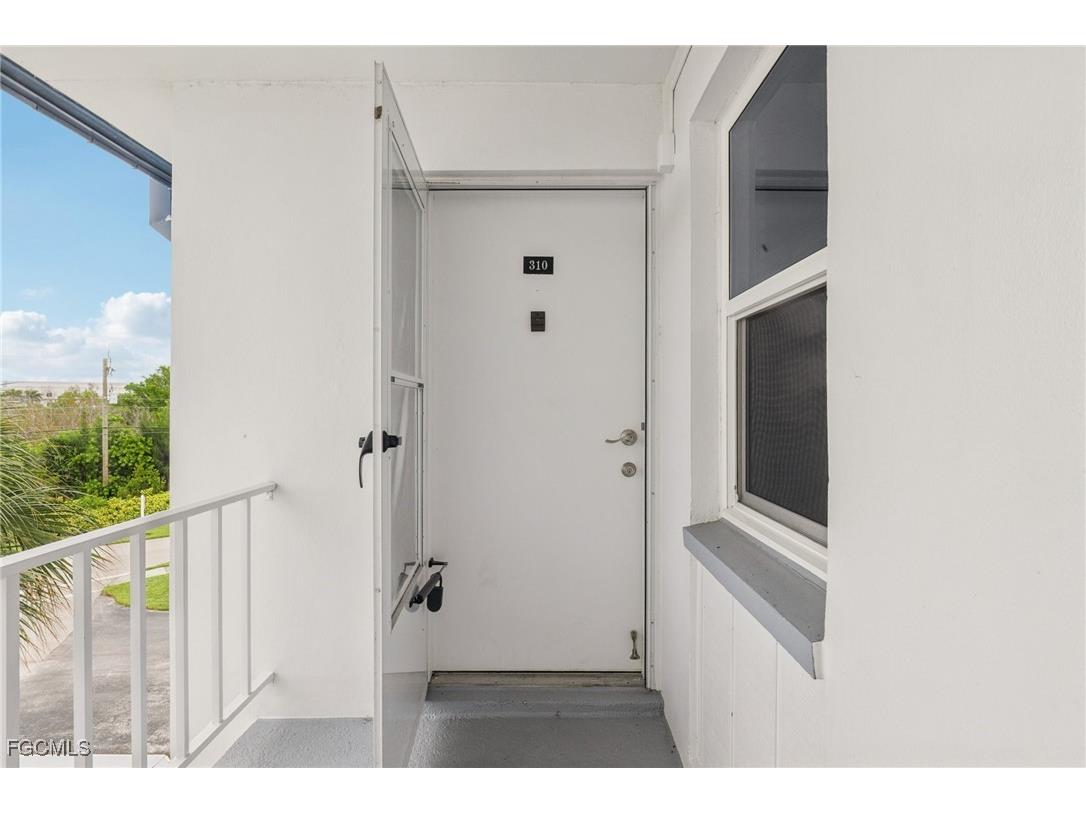 1724 Pine Valley Drive #310 Fort Myers FL 33907 2025014765 image26