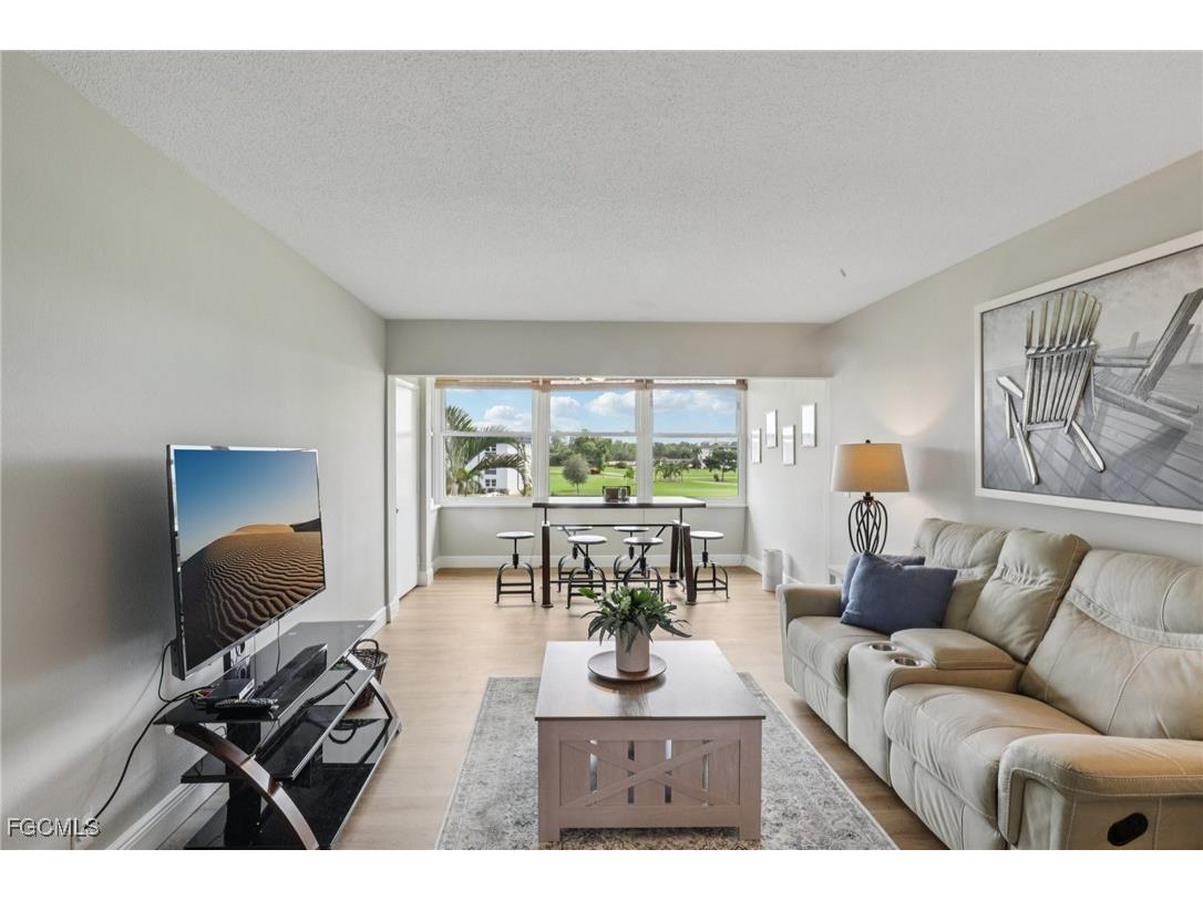 1724 Pine Valley Drive #310 Fort Myers FL 33907 2025014765 image6