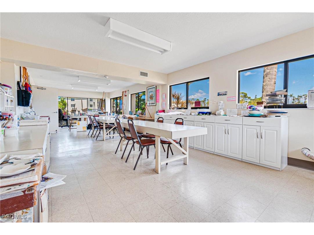 1724 Pine Valley Drive #318 Fort Myers FL 33907 2025000441 image3