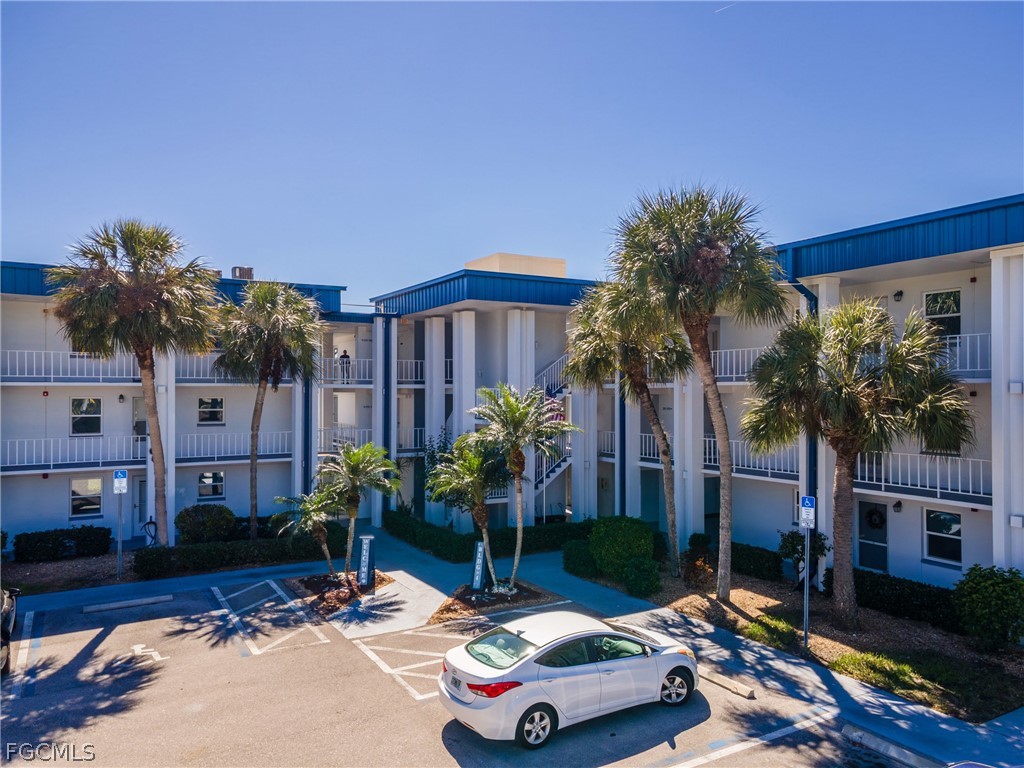 1724 Pine Valley Drive #318 Fort Myers FL 33907 2026010042 image1