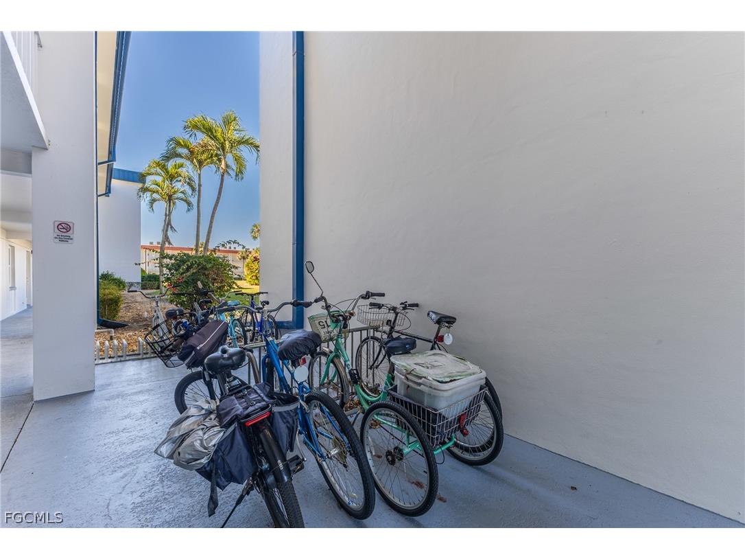 1724 Pine Valley Drive #318 Fort Myers FL 33907 2026010042 image28
