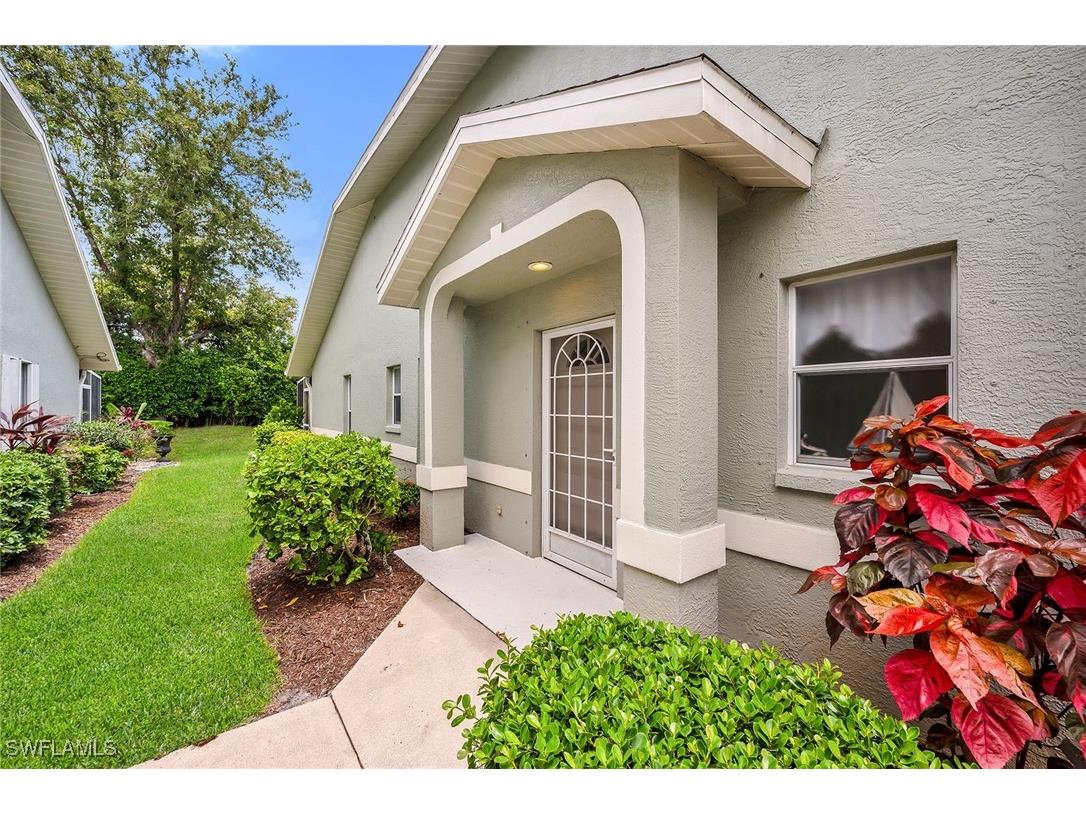 1724 Royal Circle #901 Naples FL 34112 225056215 image2