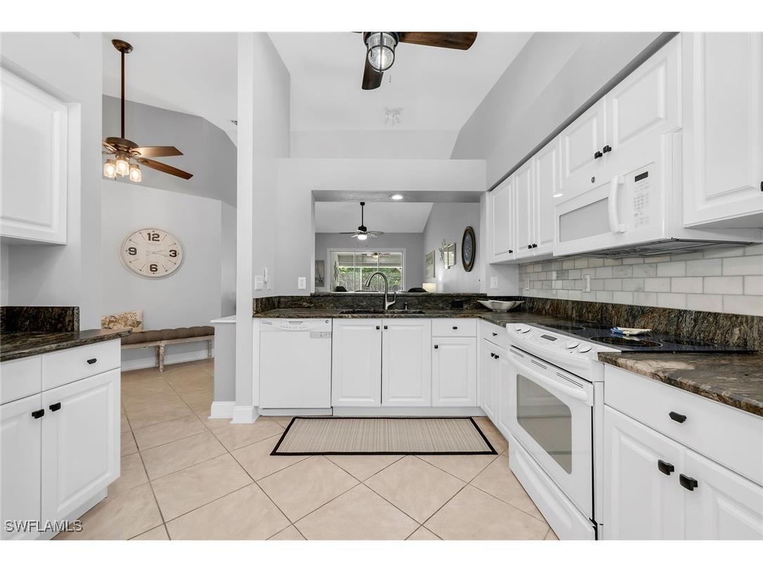 1724 Royal Circle #901 Naples FL 34112 225056215 image3