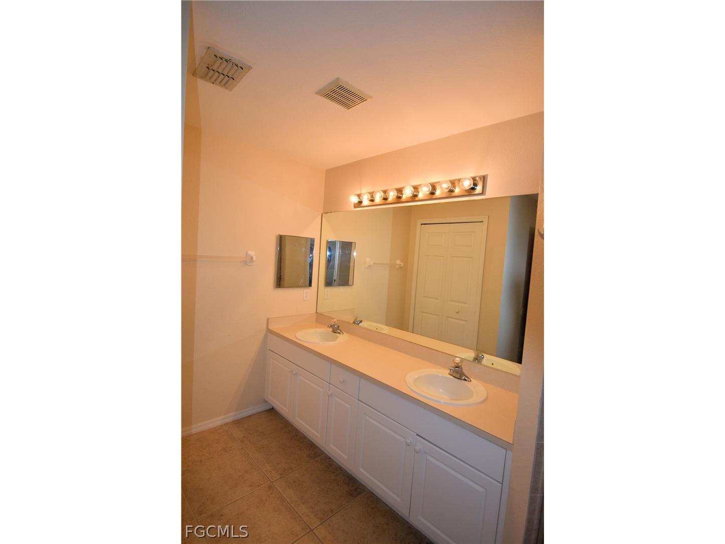 1724 SW 15th Terrace Cape Coral FL 33991 2026013500 image21