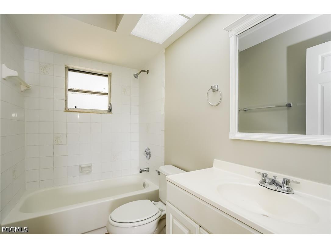 1724 SW 2nd Place Cape Coral FL 33991 2026021201 image11