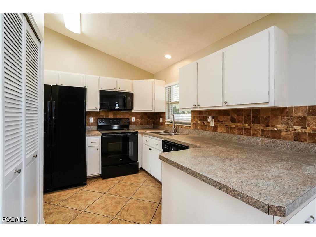 1724 SW 2nd Place Cape Coral FL 33991 2026021201 image6