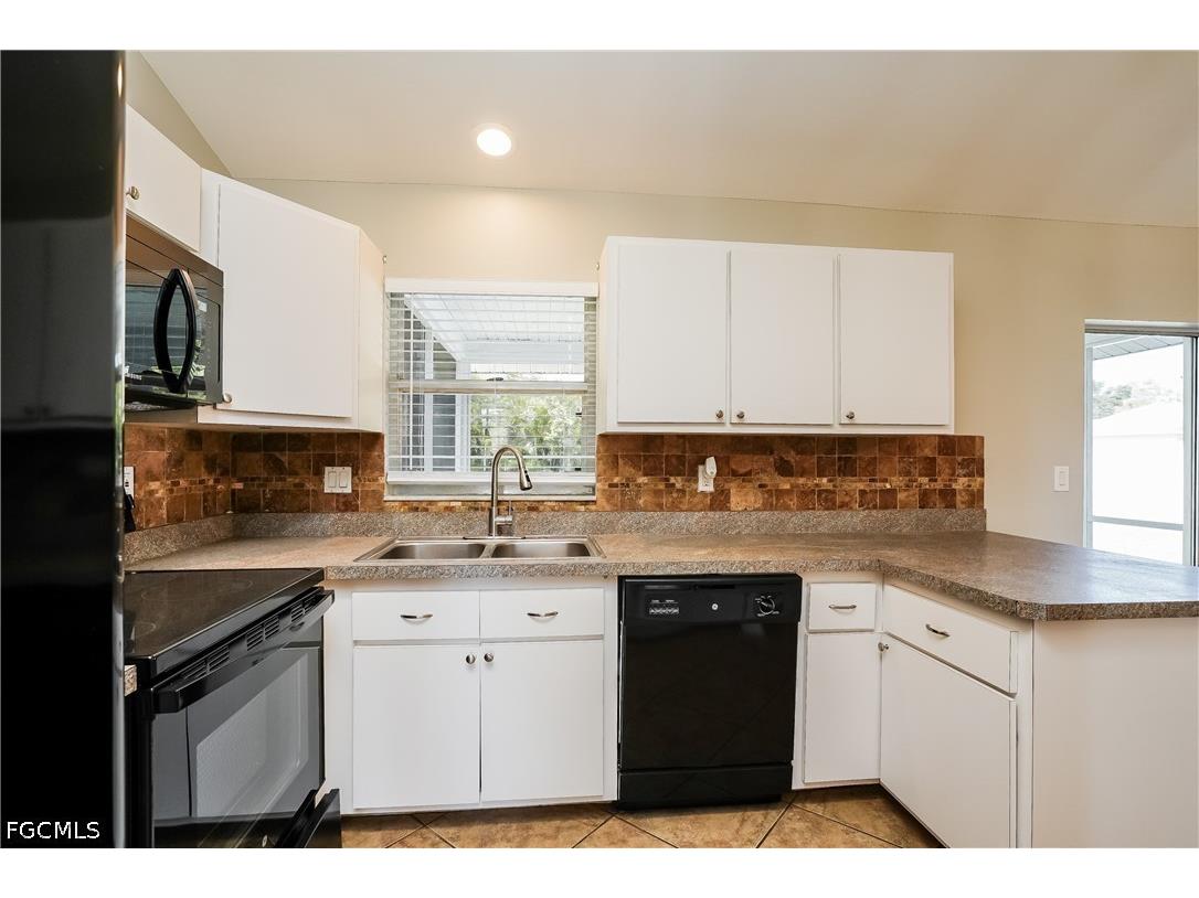 1724 SW 2nd Place Cape Coral FL 33991 2026021201 image7