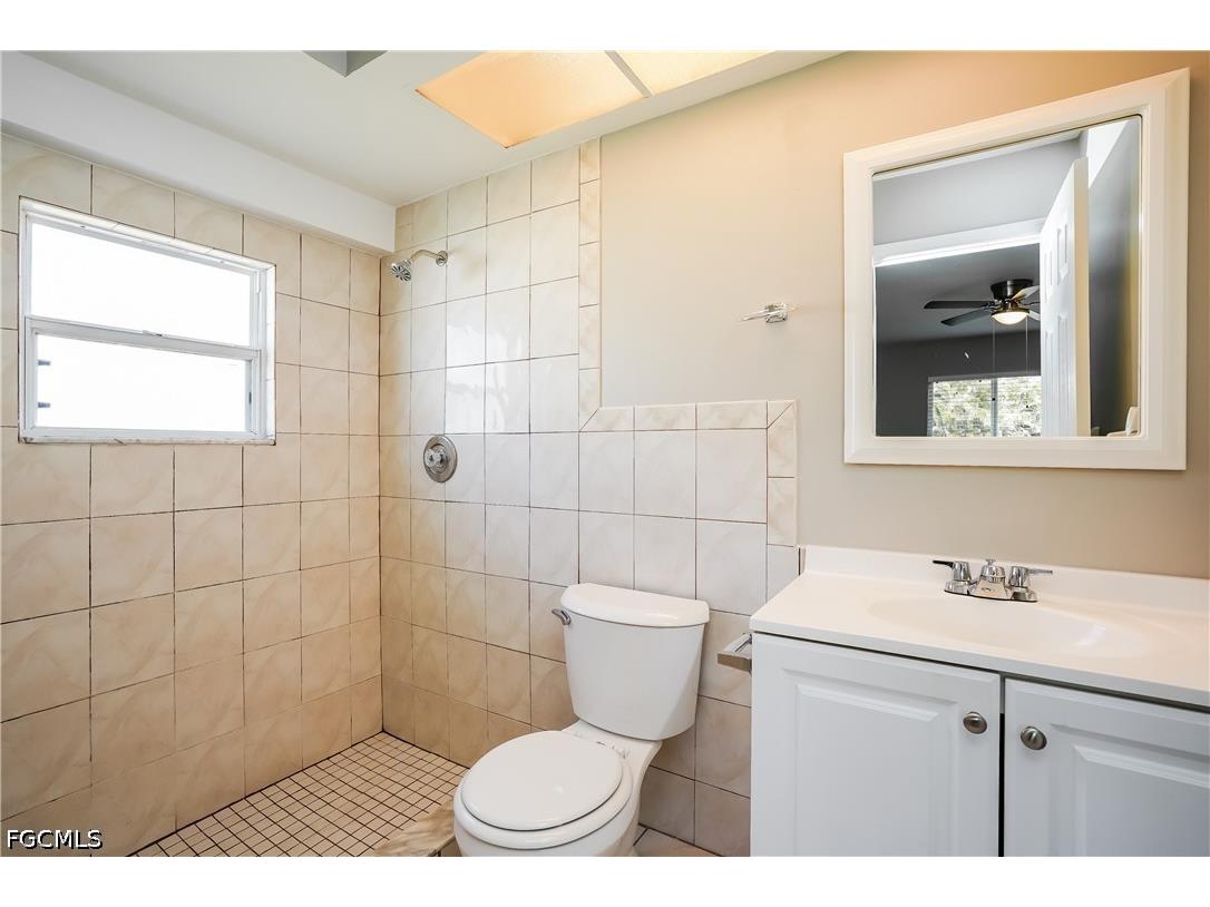 1724 SW 2nd Place Cape Coral FL 33991 2026021201 image8