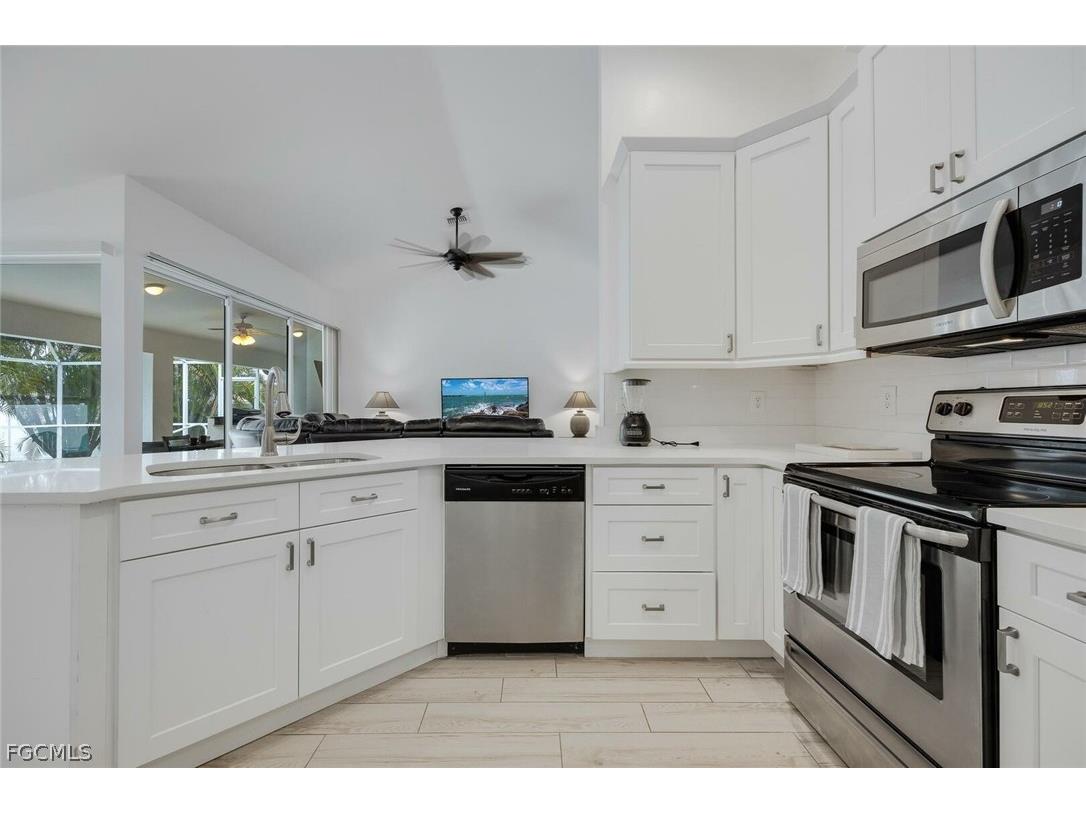 1724 SW 31 Lane Cape Coral FL 33914 2026011133 image6