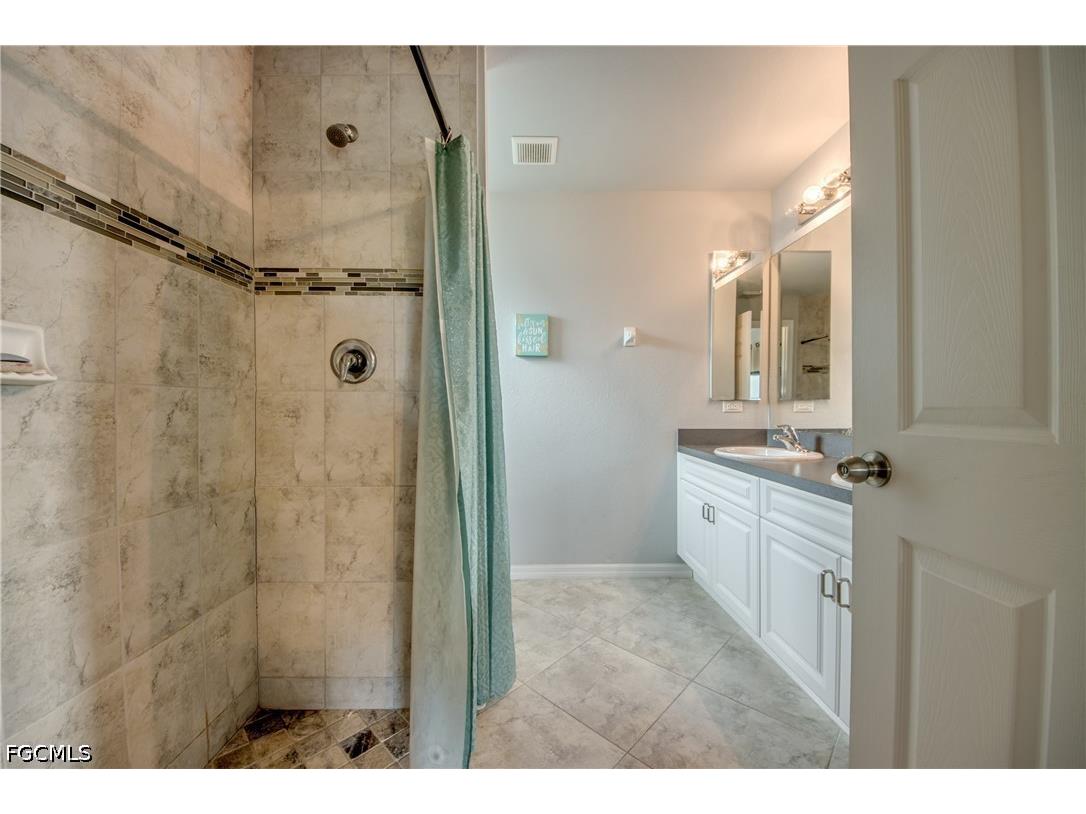 1725 NE 23rd Street Cape Coral FL 33909 2026021929 image17