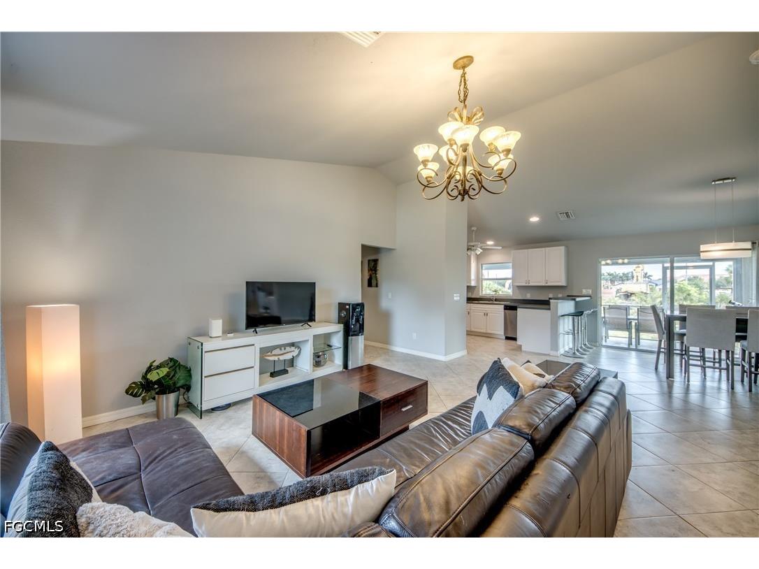 1725 NE 23rd Street Cape Coral FL 33909 2026021929 image4