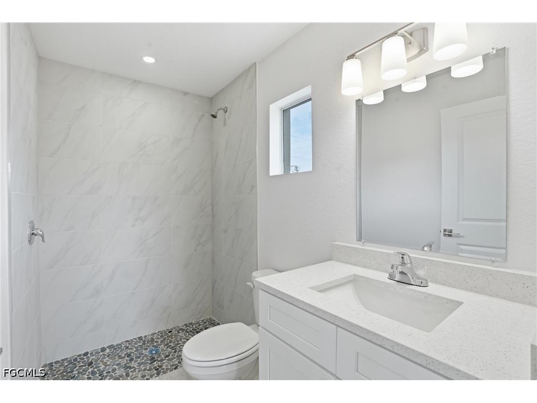 1725 NW 2nd Street Cape Coral FL 33993 2026016542 image35