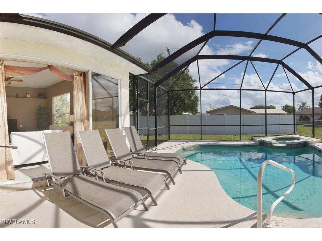 1725 SE 10th Place Cape Coral FL 33990 225042584 image4
