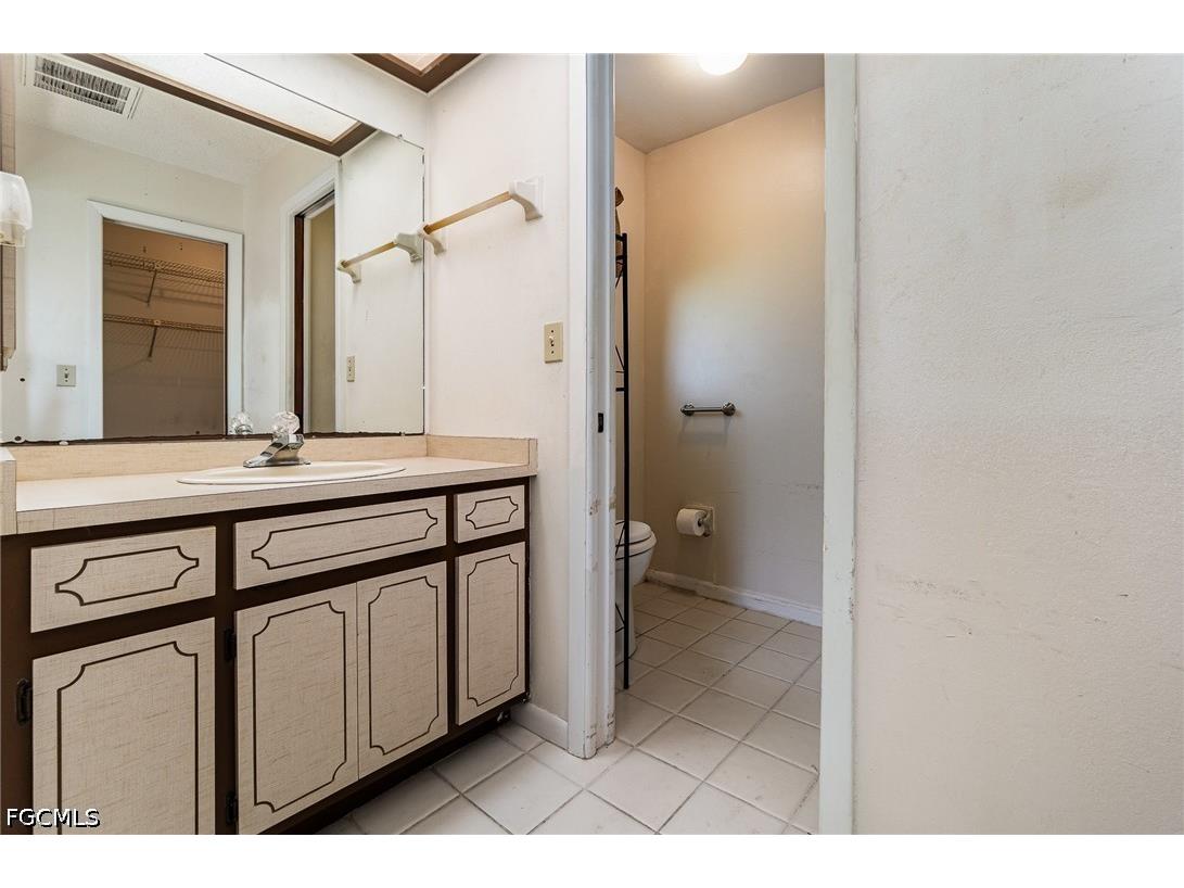 1725 SE 11th Terrace Cape Coral FL 33990 2026030937 image11