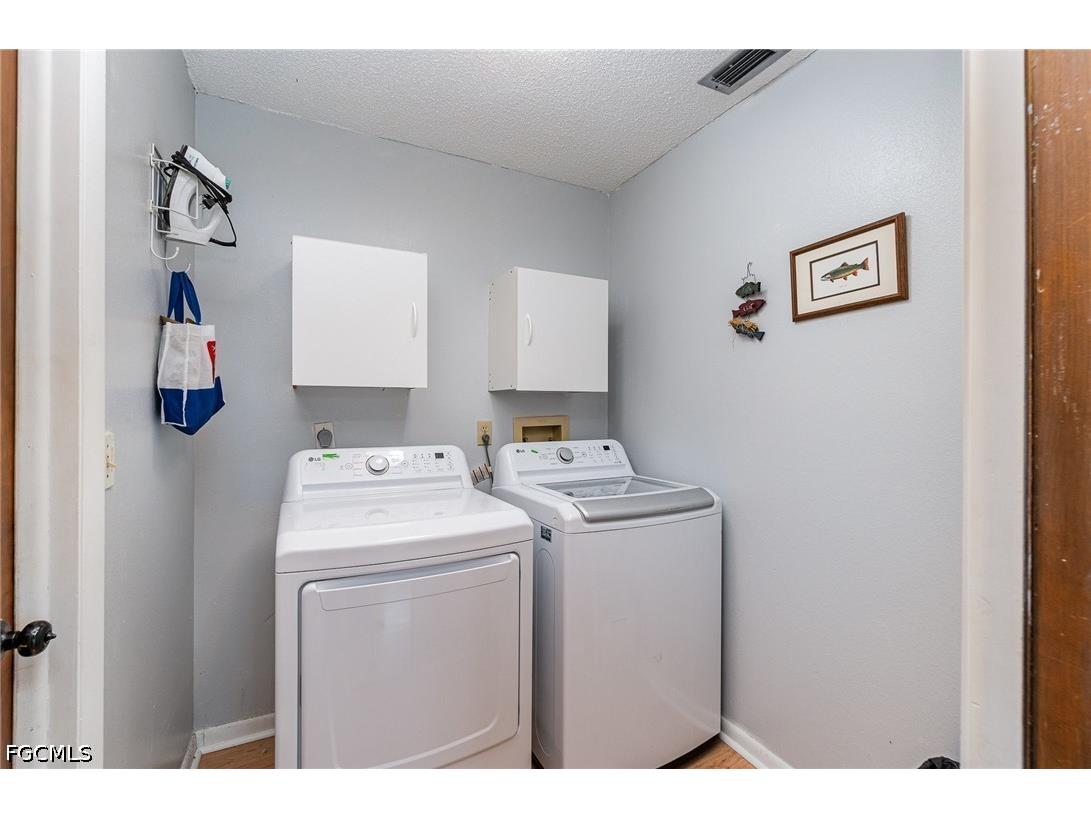 1725 SE 11th Terrace Cape Coral FL 33990 2026030937 image7