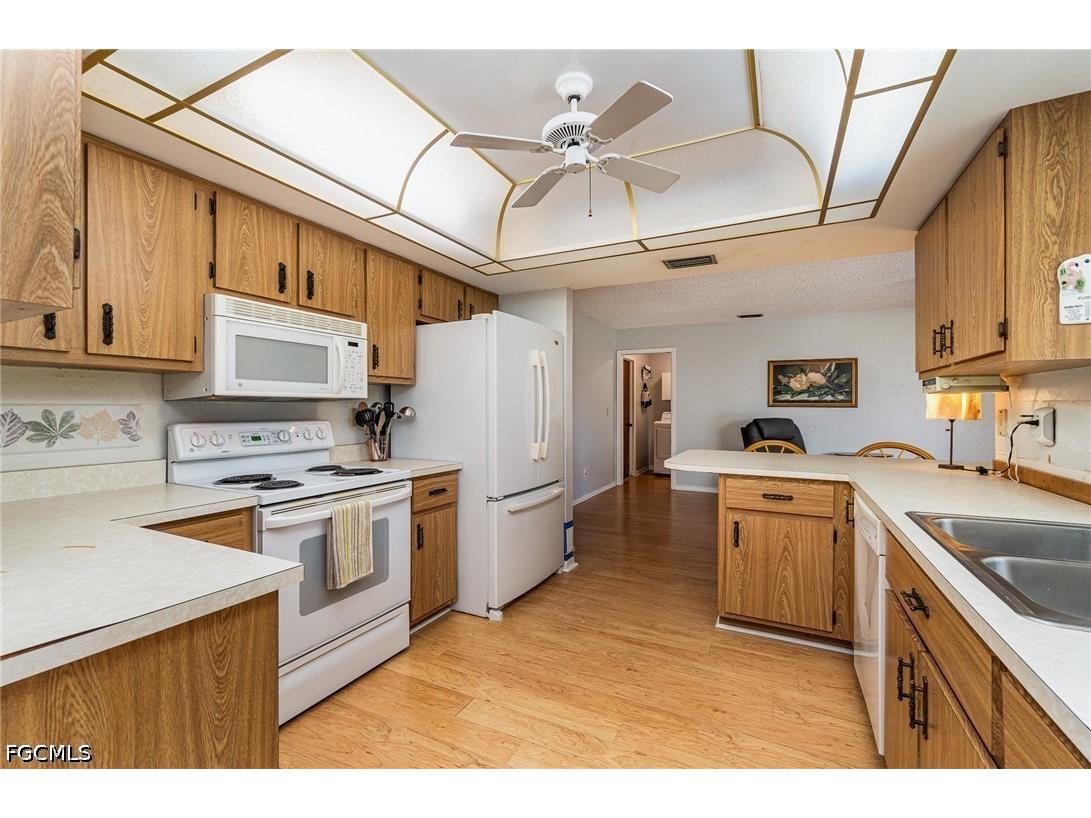 1725 SE 11th Terrace Cape Coral FL 33990 2026030937 image9