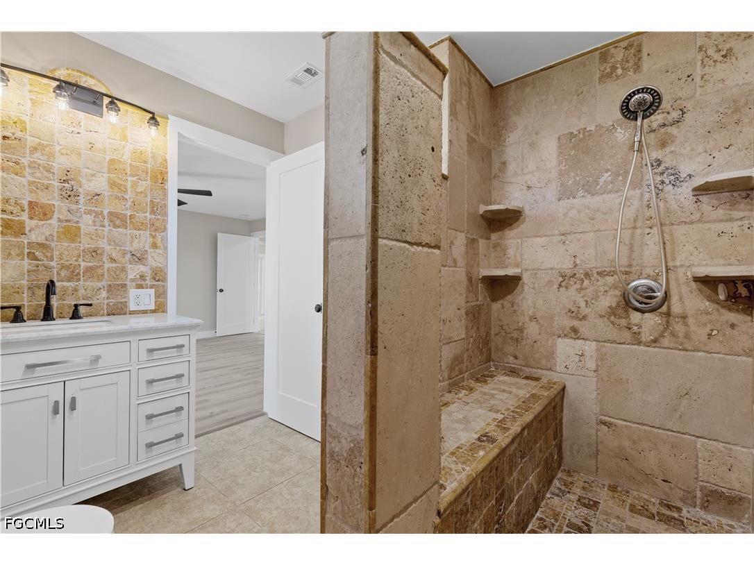 1725 SE 3rd Street Cape Coral FL 33990 2026014312 image12