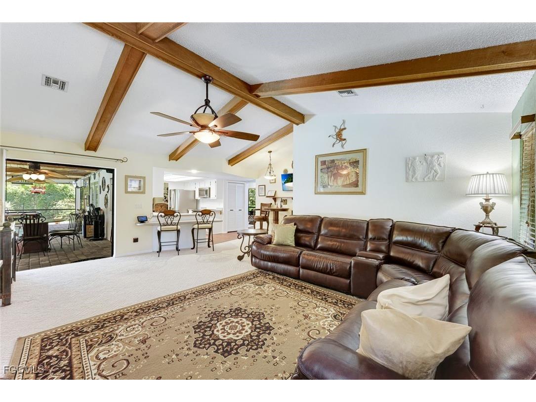 1725 SE 9th Terrace Cape Coral FL 33990 2025004073 image1