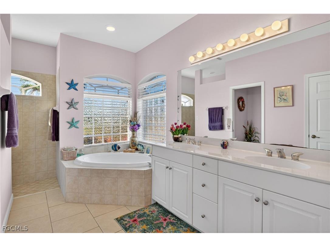 1725 SW 29th Terrace Cape Coral FL 33914 2026009856 image15