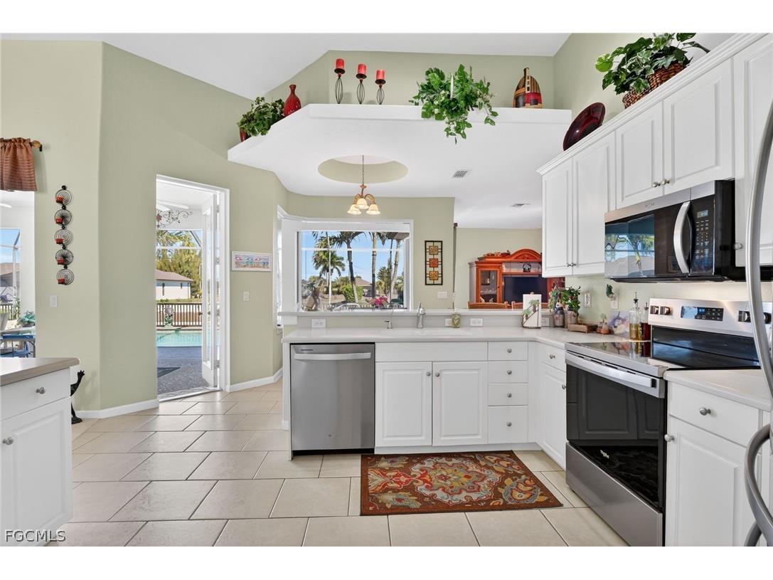 1725 SW 29th Terrace Cape Coral FL 33914 2026009856 image7