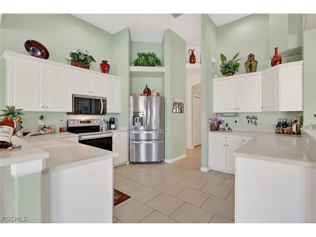 1725 SW 29th Terrace Cape Coral FL 33914 2026009856 image8