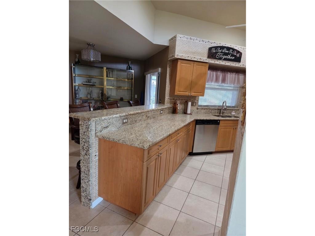 1725 SW 49th Lane Cape Coral FL 33914 2025019500 image6
