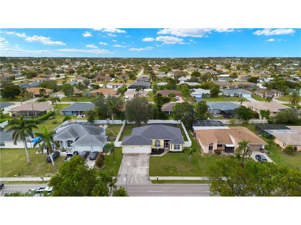 1726 Country Club Boulevard Cape Coral FL 33990 2025001502 image1