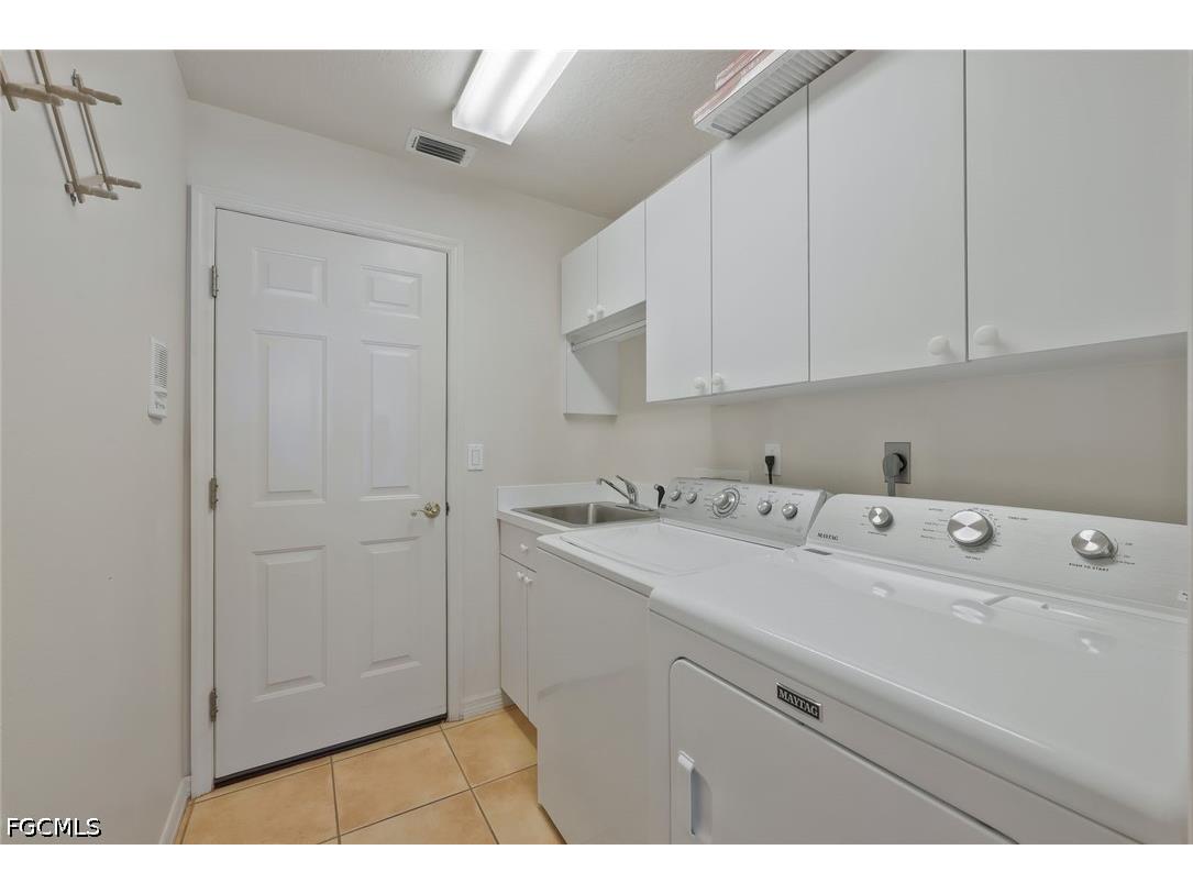 1726 Emerald Cove Circle Cape Coral FL 33991 2026016462 image20