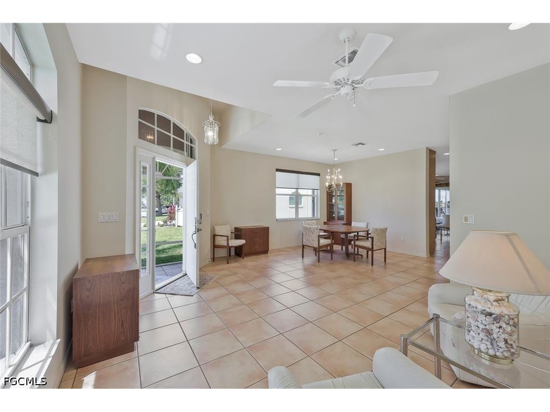 1726 Emerald Cove Circle Cape Coral FL 33991 2026016462 image8