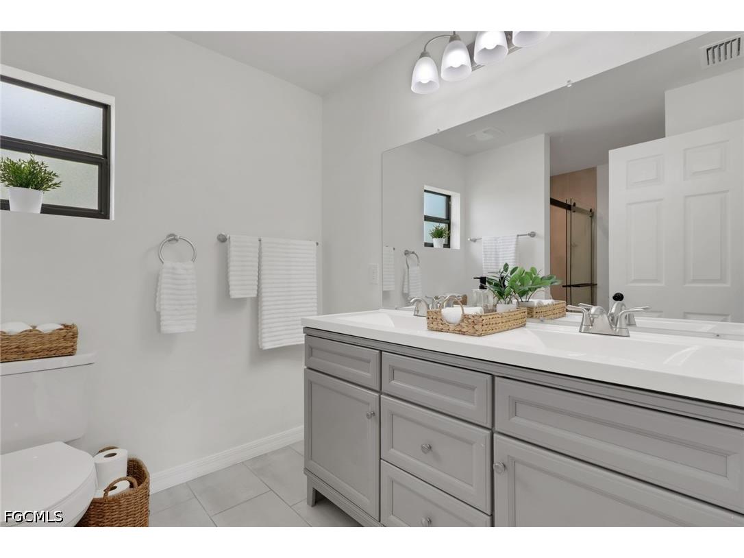 1726 NE 10th Lane Cape Coral FL 33909 2026015734 image16