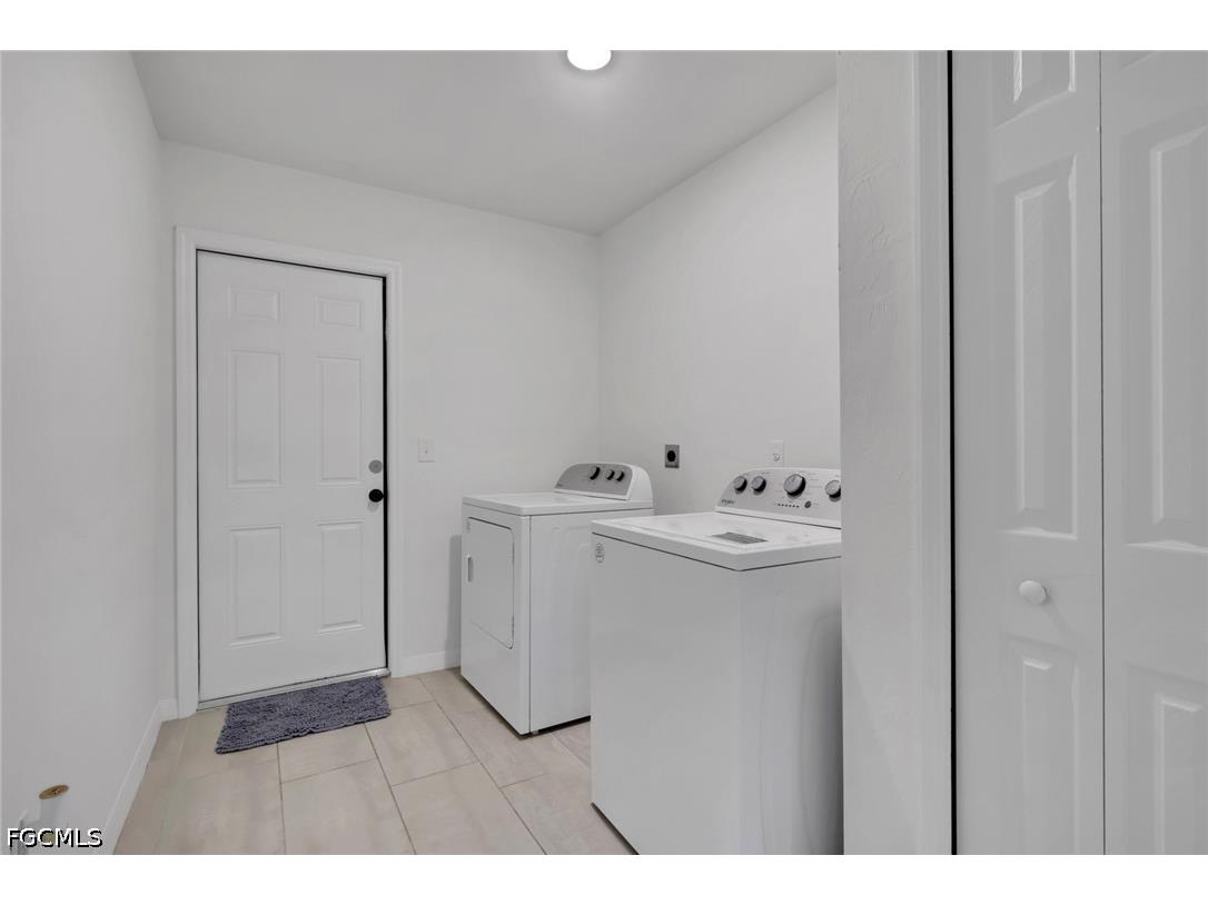 1726 NE 10th Lane Cape Coral FL 33909 2026015734 image23