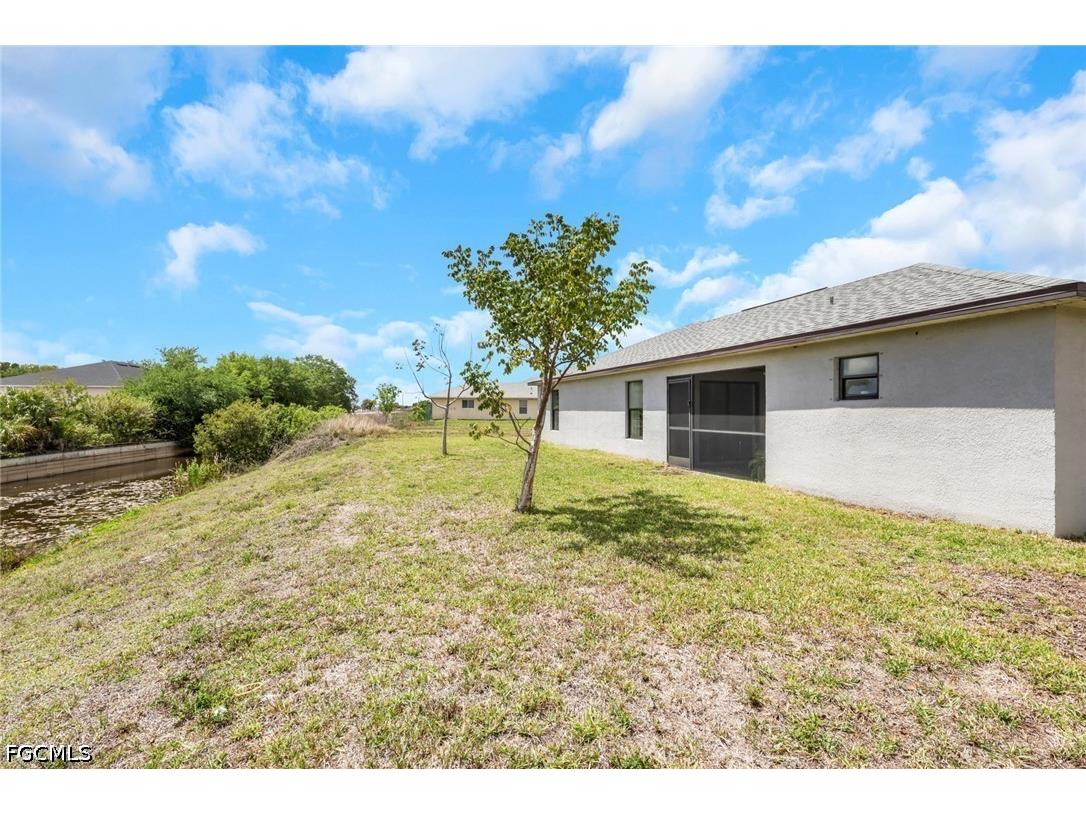 1726 NE 10th Lane Cape Coral FL 33909 2026015734 image28