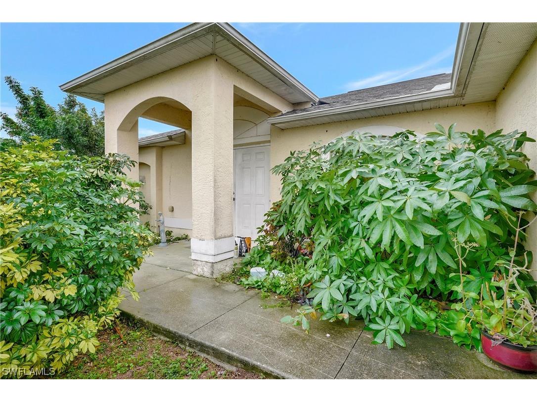 1726 NE 17th Terrace Cape Coral FL 33909 224004770 image1