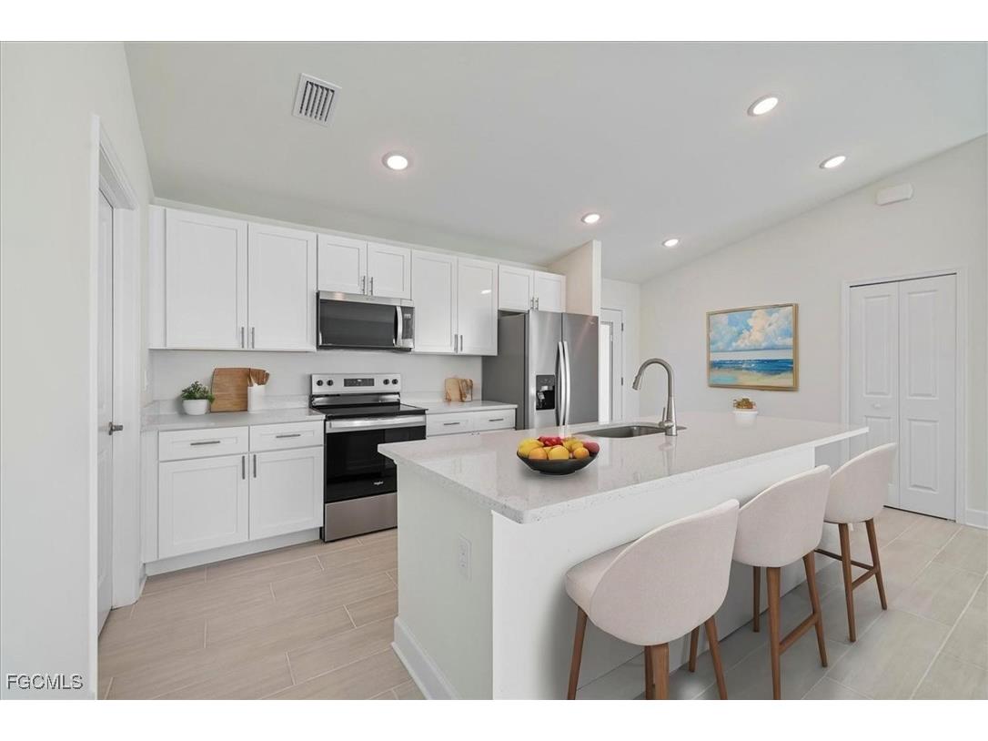 1726 NW 17th Street Cape Coral FL 33993 2025018666 image2