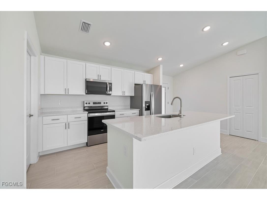 1726 NW 17th Street Cape Coral FL 33993 2025018666 image9