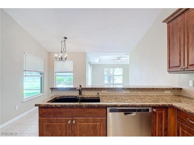 1726 Trafalgar Parkway Cape Coral FL 33991 2025024033 image12