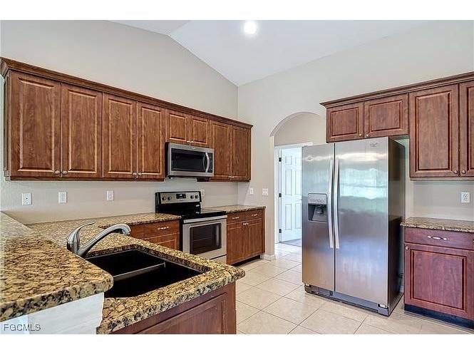 1726 Trafalgar Parkway Cape Coral FL 33991 2025024033 image14