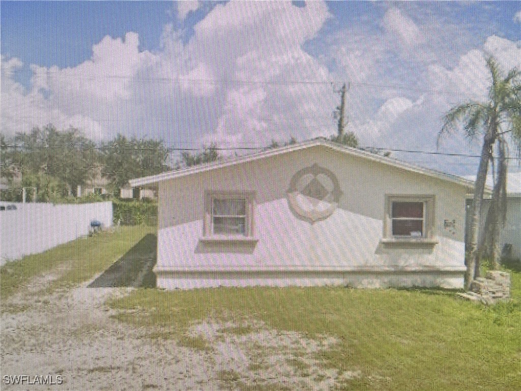 1727 Maple Drive Fort Myers FL 33907 224085629 image1