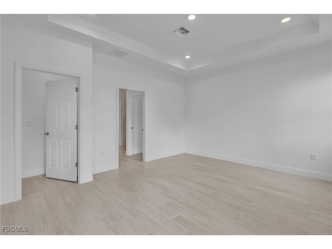 1727 NW 24th Place Cape Coral FL 33993 2025023863 image4