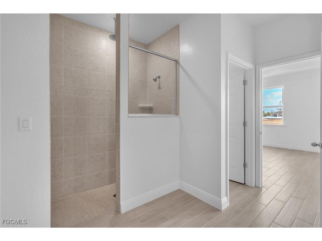 1727 NW 24th Place Cape Coral FL 33993 2025023863 image8