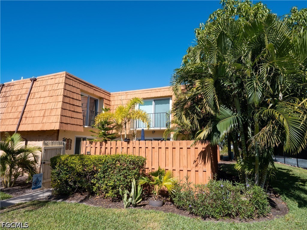 1727 Park Meadows Drive #2 Fort Myers FL 33907 2026022815 image2