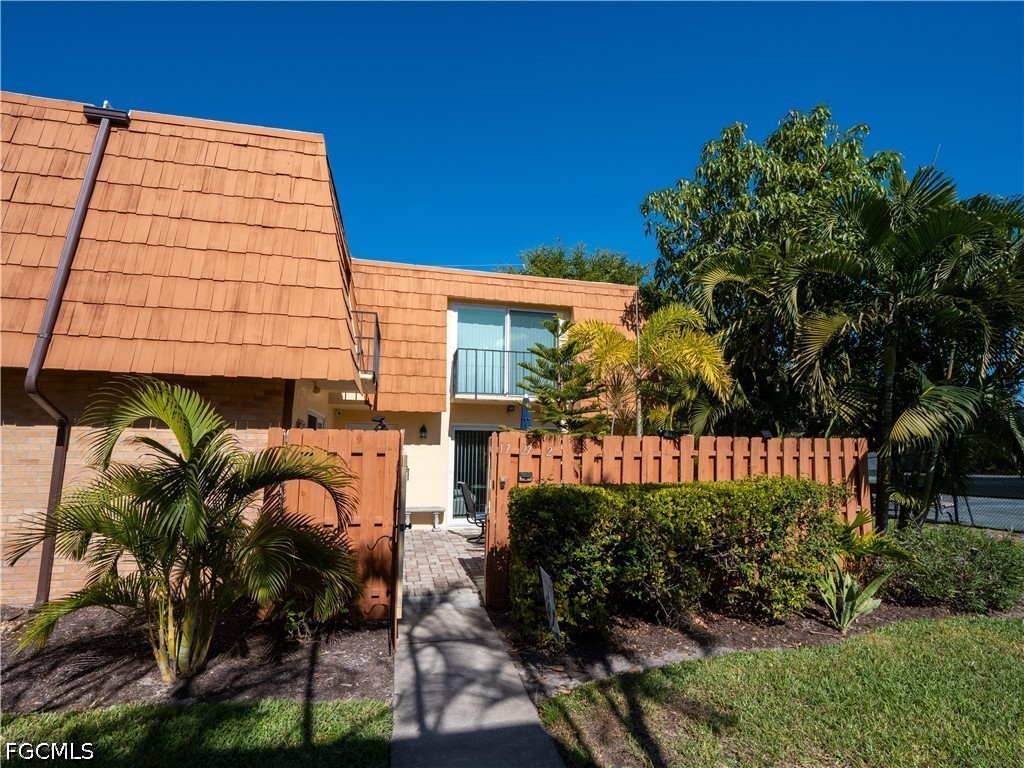 1727 Park Meadows Drive #2 Fort Myers FL 33907 2026022815 image5