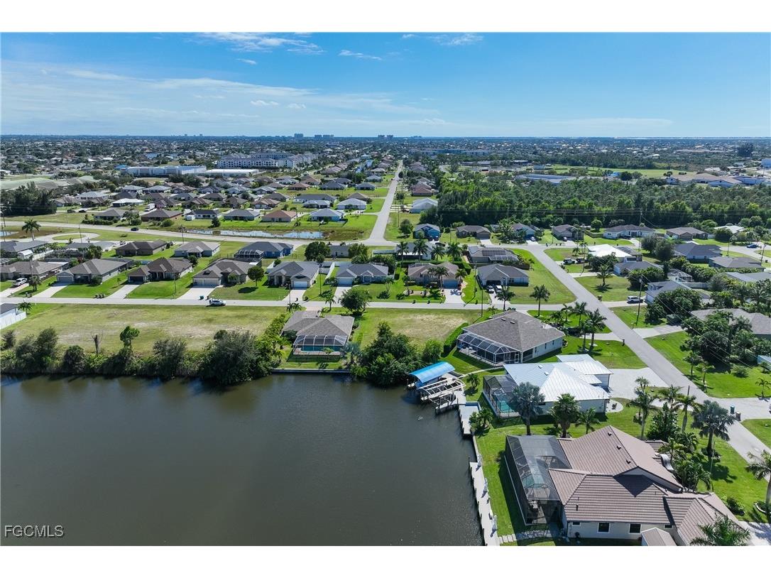 1727 SW 31st Lane Cape Coral FL 33914 2025017699 image8