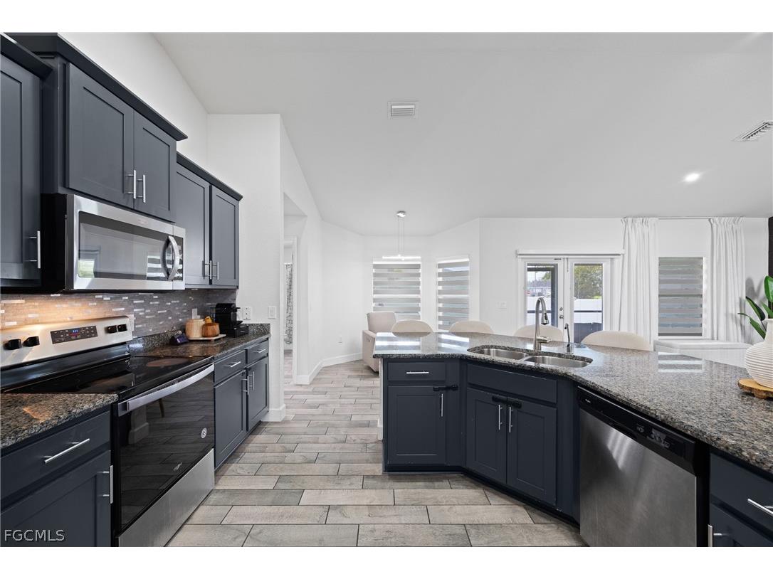 1728 Diplomat Parkway W Cape Coral FL 33993 2026011900 image7