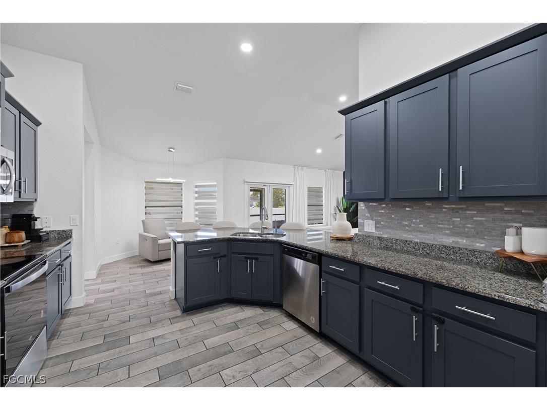 1728 Diplomat Parkway W Cape Coral FL 33993 2026011900 image8